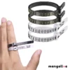 Alat ukur jari dengan desain gesper adjustable untuk mengukur ukuran cincin
